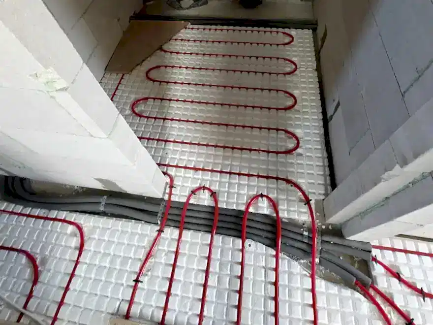 Монтаж водяного теплого пола в доме